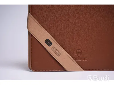 Läderfodral för MACBOOK PRO / WOOLNUT / 16-INCH
